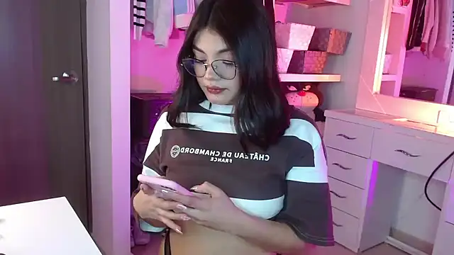 Snapshot of _Camilaaa_ chatting on 09/24/25, 12:52 Camilaaa online show from 09/24/25, 12:52