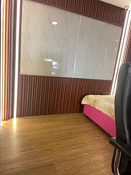 PinkyMoon online show from 12/19/25, 05:36