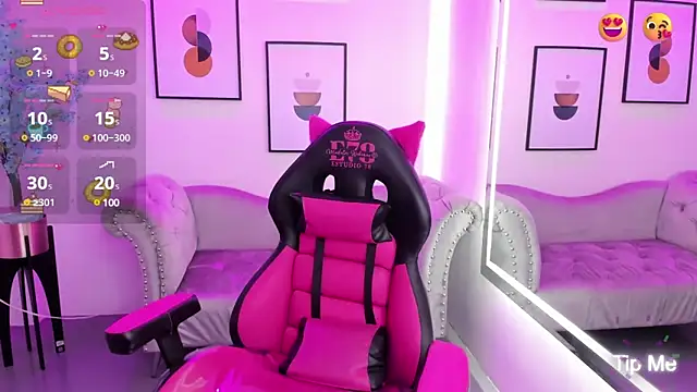 Snapshot of Agatha_luxx chatting on 03/22/25, 03:53 Agatha luxx online show from 03/22/25, 03:53