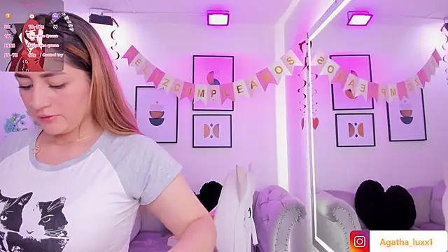 Snapshot of Agatha_luxx chatting on 10/22/25, 12:38 Agatha luxx online show from 10/22/25, 12:38