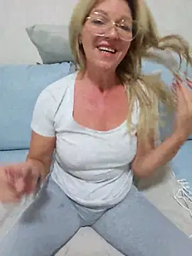 Melody73 online show from 10/02/25, 06:20