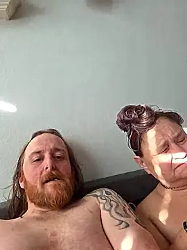 Snapshot of SpnzTnT chatting on 02/07/26, 10:02 SpnzTnT online show from 02/07/26, 10:02