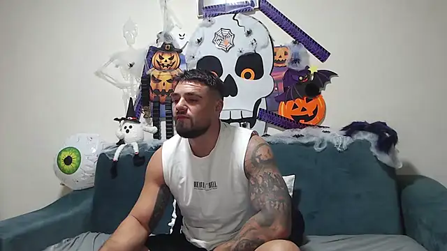 Tiberius hunk online show from 10/26/25, 05:13