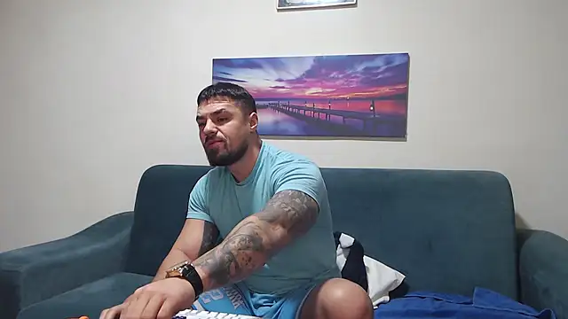 Tiberius hunk online show from 12/05/25, 06:33