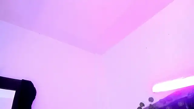 Snapshot of Andrew_Wolff chatting on 03/12/25, 07:13 Andrew Wolff online show from 03/12/25, 07:13