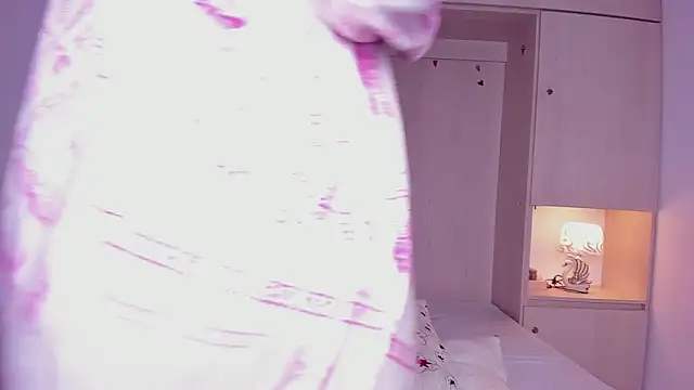 BeverlySteel online show from 04/12/26, 11:59