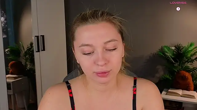 christie luv online show from 02/12/26, 11:05