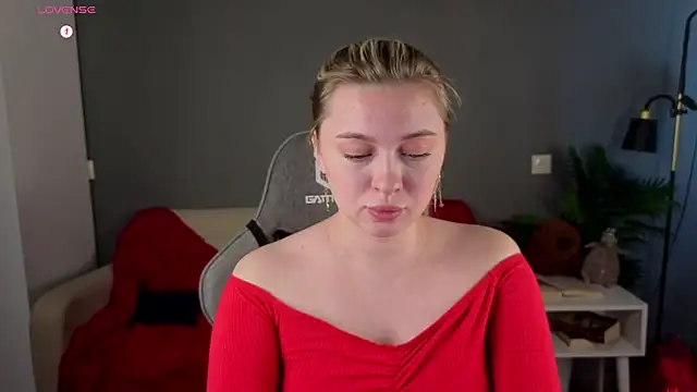 christie luv online show from 03/03/26, 01:06