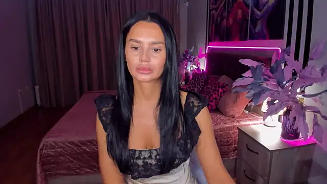 DanaSincere online show from 11/18/25, 03:56