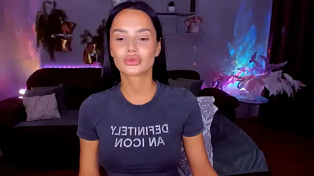 Snapshot of DanaSincere chatting on 06/18/26, 04:02 DanaSincere online show from 06/18/26, 04:02