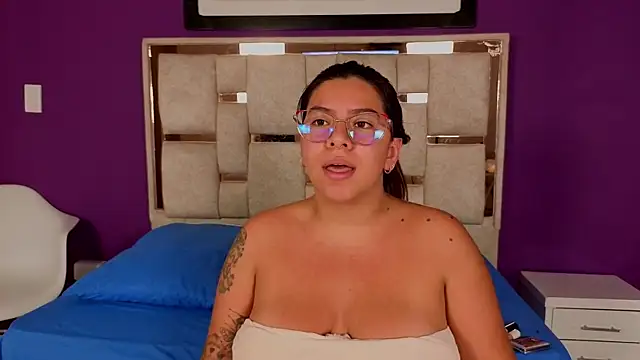 emilyy cooperr online show from 07/10/26, 12:19