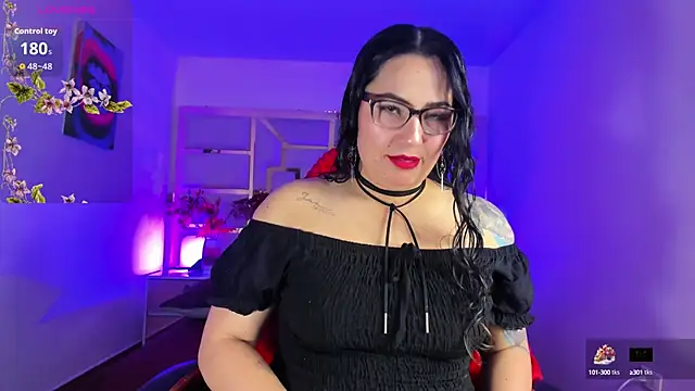 Snapshot of tamara_rouse1 chatting on 09/30/25, 04:17 tamara rouse1 online show from 09/30/25, 04:17