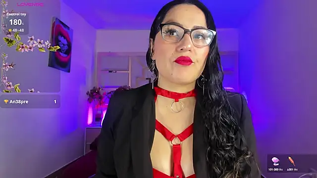 Snapshot of tamara_rouse1 chatting on 10/03/25, 04:53 tamara rouse1 online show from 10/03/25, 04:53