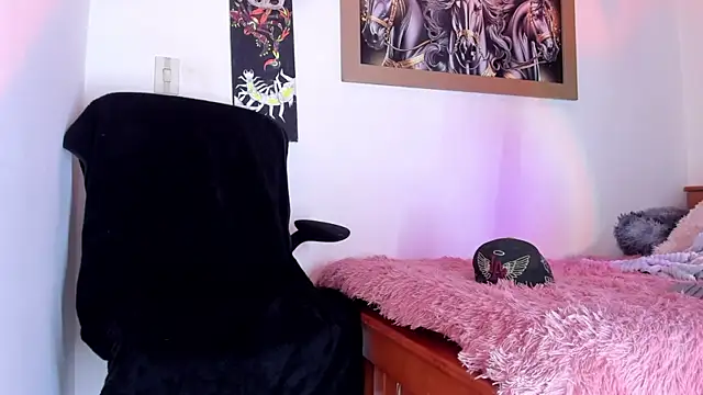 CRAZY-BOY99 online show from 04/03/26, 11:52