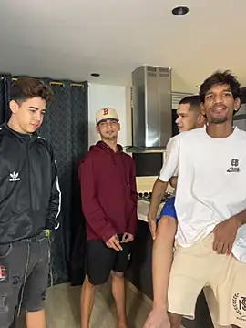 Snapshot of Miguel_bigcock chatting on 01/11/26, 01:32 Miguel bigcock online show from 01/11/26, 01:32