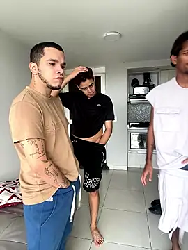 Snapshot of Miguel_bigcock chatting on 01/18/26, 09:07 Miguel bigcock online show from 01/18/26, 09:07