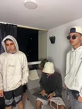 Snapshot of Miguel_bigcock chatting on 02/03/26, 04:54 Miguel bigcock online show from 02/03/26, 04:54