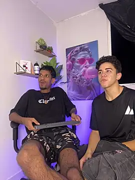 Snapshot of Miguel_bigcock chatting on 02/13/26, 01:45 Miguel bigcock online show from 02/13/26, 01:45