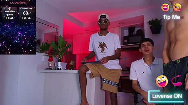 Snapshot of Miguel_bigcock chatting on 02/21/26, 05:52 Miguel bigcock online show from 02/21/26, 05:52