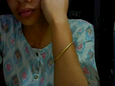 Snapshot of mayra89 chatting on 09/29/25, 02:33 mayra89 online show from 09/29/25, 02:33