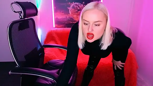 Snapshot of Miss_Alice_Silver chatting on 09/29/25, 08:13 Miss Alice Silver online show from 09/29/25, 08:13