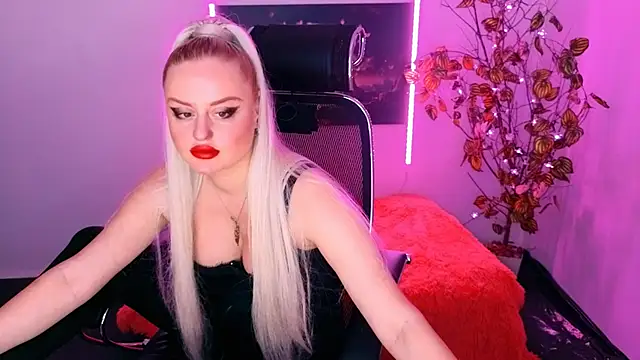 Snapshot of Miss_Alice_Silver chatting on 10/26/25, 04:13 Miss Alice Silver online show from 10/26/25, 04:13