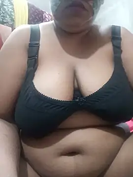 Snapshot of Pakhi_Couple_69 chatting on 07/02/26, 06:36 Pakhi Couple 69 online show from 07/02/26, 06:36