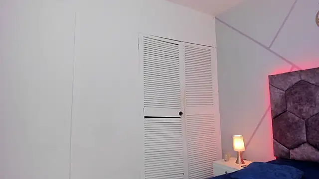 aurora collinss  online show from 03/18/25, 12:03