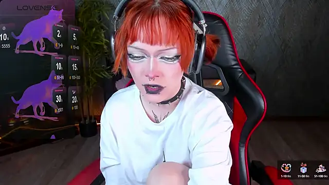NicoleFlloret online show from 10/02/25, 08:38