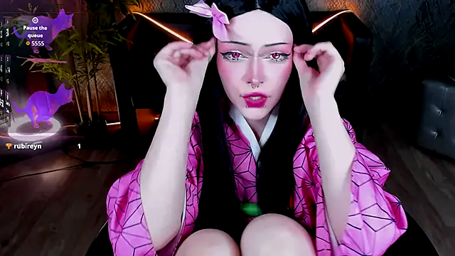 NicoleFlloret online show from 10/11/25, 08:18