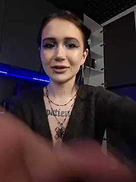 Snapshot of HeatherSweet_ chatting on 06/22/26, 06:49 HeatherSweet online show from 06/22/26, 06:49