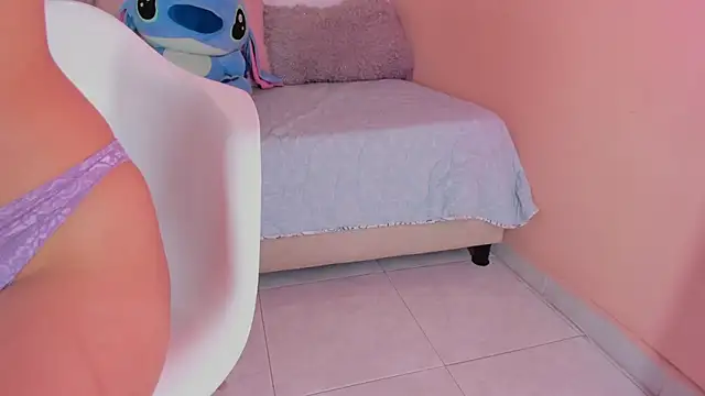 Olivia pretty  online show from 03/06/25, 12:41