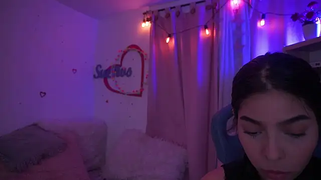 Olivia pretty  online show from 03/22/25, 01:08