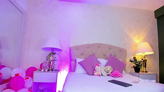 Mia Montess online show from 04/17/26, 12:52