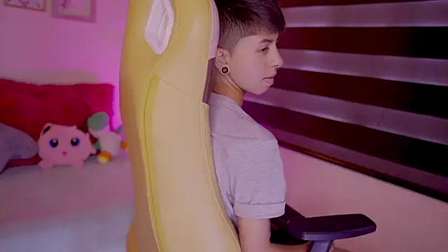 tommy blue online show from 03/21/25, 03:46