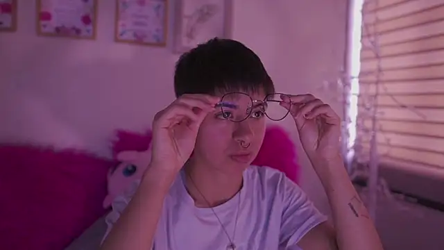 tommy blue online show from 04/18/26, 07:07