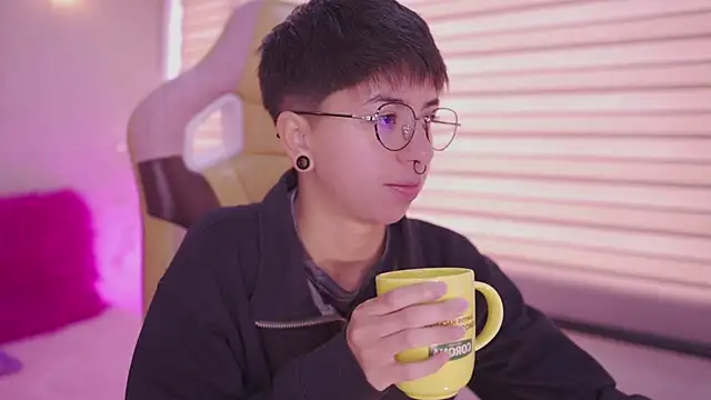 tommy blue online show from 04/20/26, 12:19