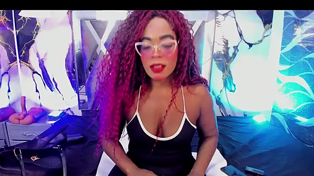 Snapshot of CandyMartinez_ chatting on 05/26/26, 08:38 CandyMartinez online show from 05/26/26, 08:38