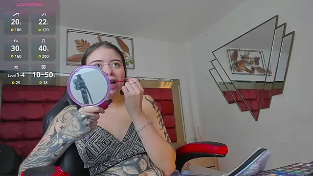 SaskiaGrendel online show from 04/13/26, 11:21