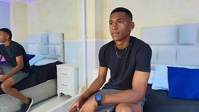 LexiAndDeker online show from 10/03/25, 05:10