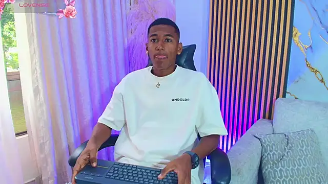 LexiAndDeker online show from 10/10/25, 03:55