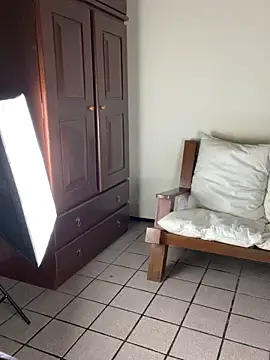 Snapshot of Dasul_ chatting on 03/04/25, 12:18 Dasul online show from 03/04/25, 12:18