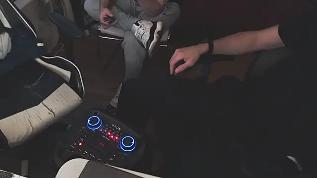 Snapshot of weknowourworth6999 chatting on 09/22/25, 10:56 weknowourworth6999 online show from 09/22/25, 10:56