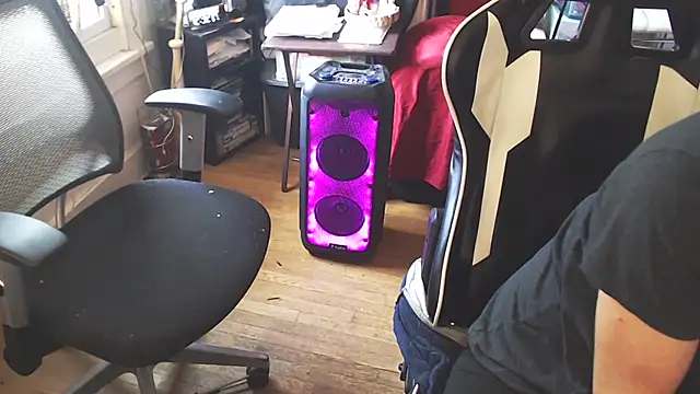 Snapshot of weknowourworth6999 chatting on 09/29/25, 04:34 weknowourworth6999 online show from 09/29/25, 04:34