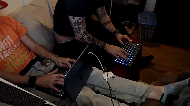 Snapshot of weknowourworth6999 chatting on 01/09/26, 07:33 weknowourworth6999 online show from 01/09/26, 07:33