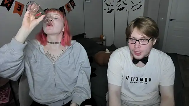 Snapshot of JayMollyy chatting on 10/25/25, 06:02 JayMollyy online show from 10/25/25, 06:02