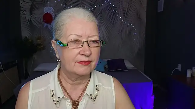 Maya Mayflower online show from 03/09/25, 11:36