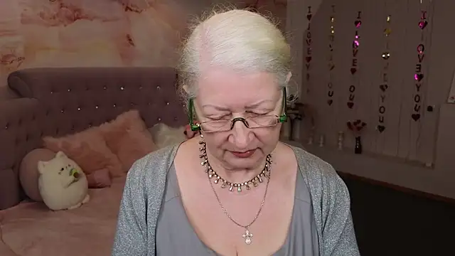 Maya Mayflower online show from 03/22/25, 09:24