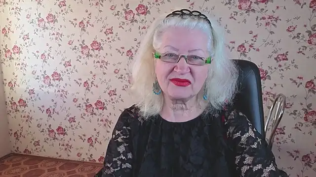 Maya Mayflower online show from 10/02/25, 03:57