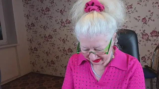 Maya Mayflower online show from 11/21/25, 04:00